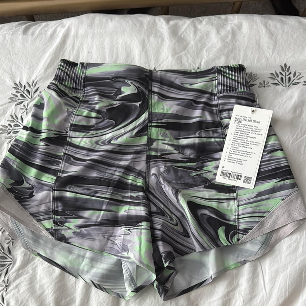 Lululemon Athletica Hotty Hot HR short 4" SE Color PAWM/CHRM
